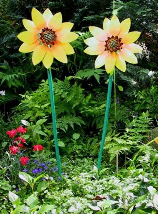 2 Sonnenblumen aus Holz
